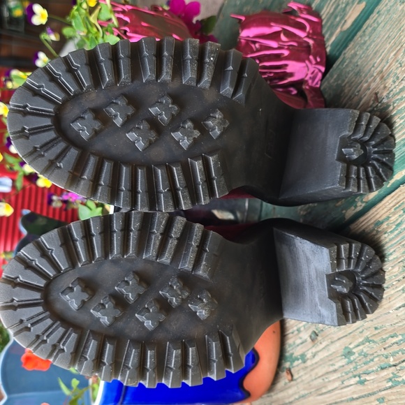 Reserved for @sophiestines Dr. Martens Velvet Lace-Up Boots ✨ - Picture 5 of 7